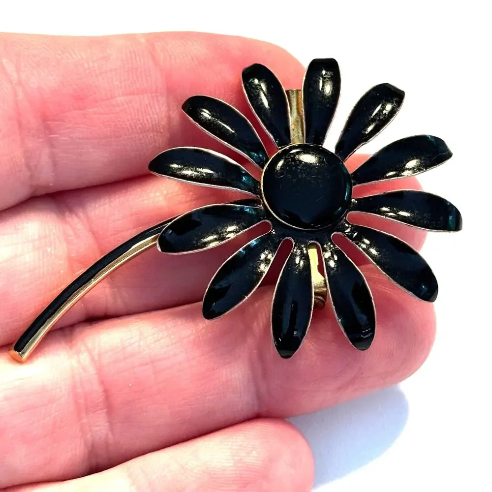 Vintage Mid Century flower power brooch mod gold tone & black enamel daisy